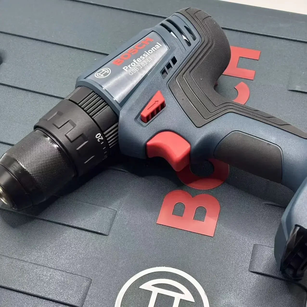 ボッシュ GSB 183-LI 18V ブラシレス インパク - Screwdriver Set のレビューと価格